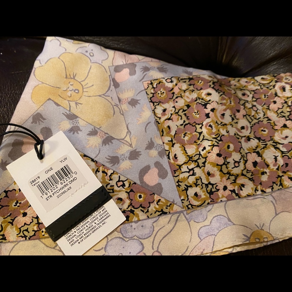 COACH Diamond Star Patchwork DMD Scarf - Picture 4 of 6